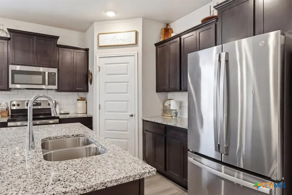 3517 Tripps Place Seguin, TX 78155