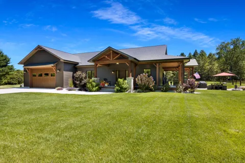 11215 Appleridge Trail
