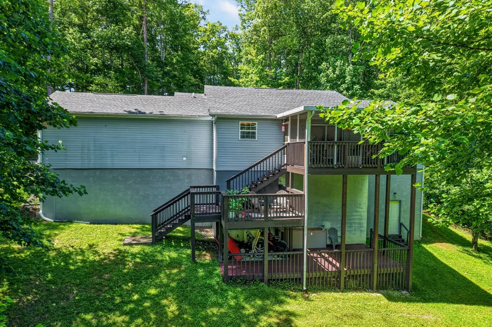 45 Point Pl Monterey, TN 38574