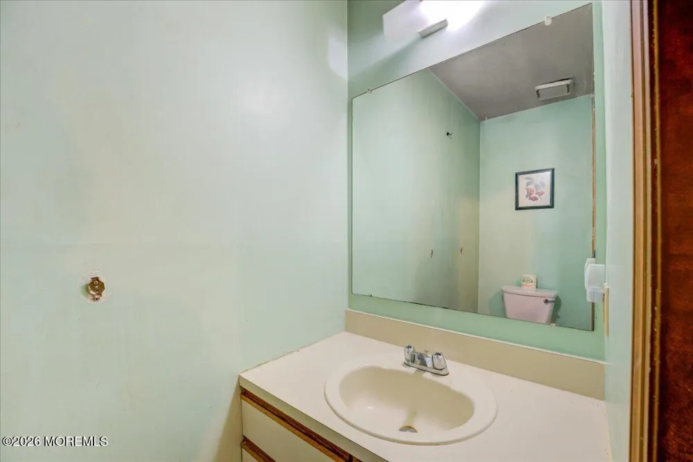 101 Joan Court Jackson, NJ 08527