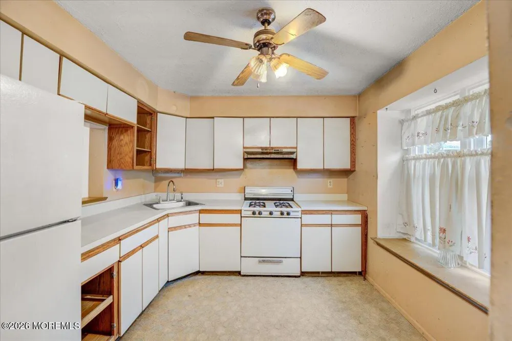 101 Joan Court Jackson, NJ 08527