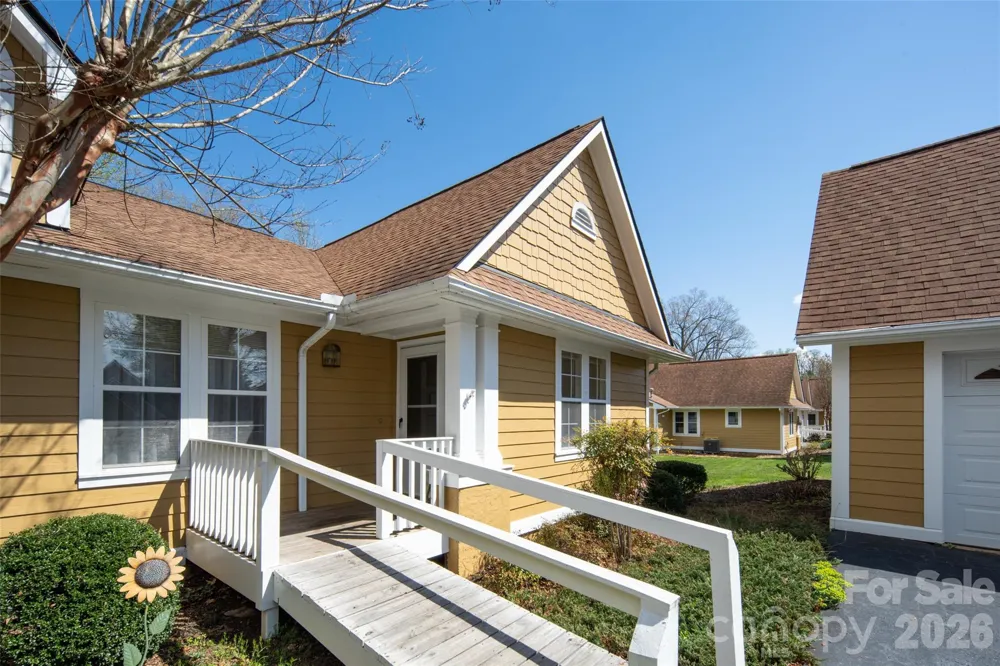 803 Woodlea Court Asheville, NC 28806