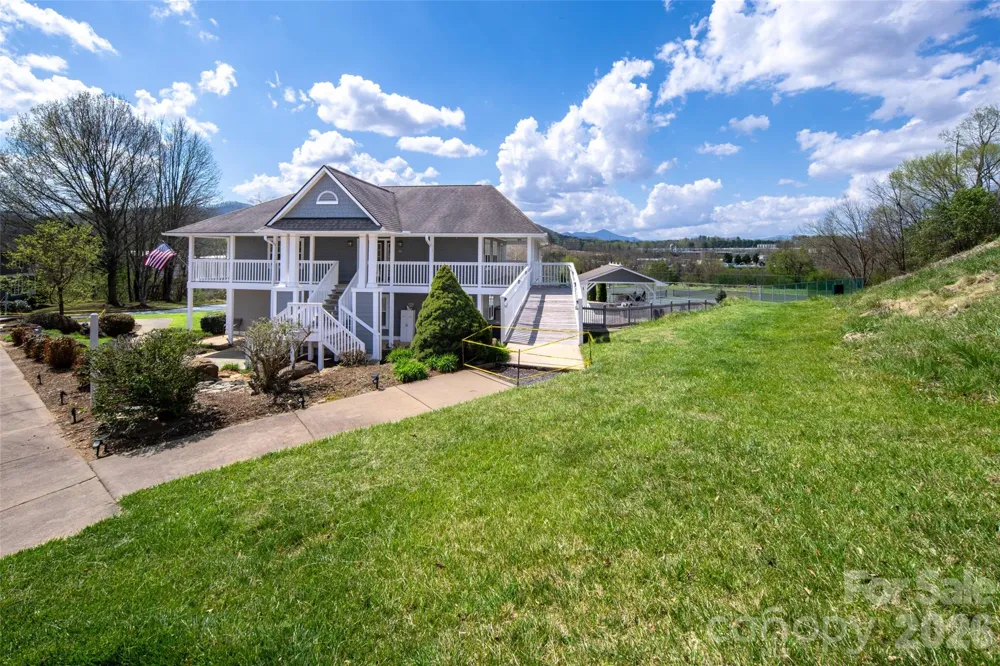 803 Woodlea Court Asheville, NC 28806