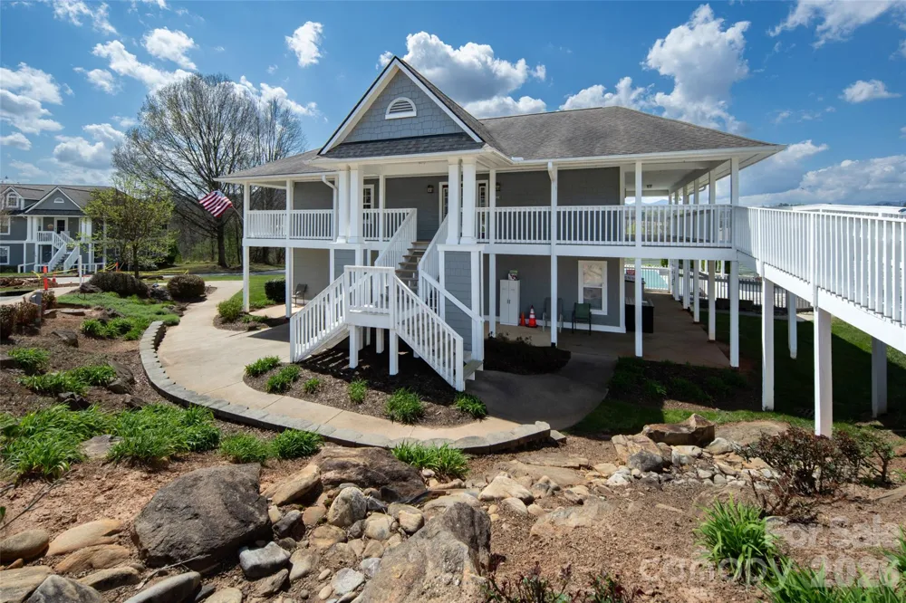 803 Woodlea Court Asheville, NC 28806