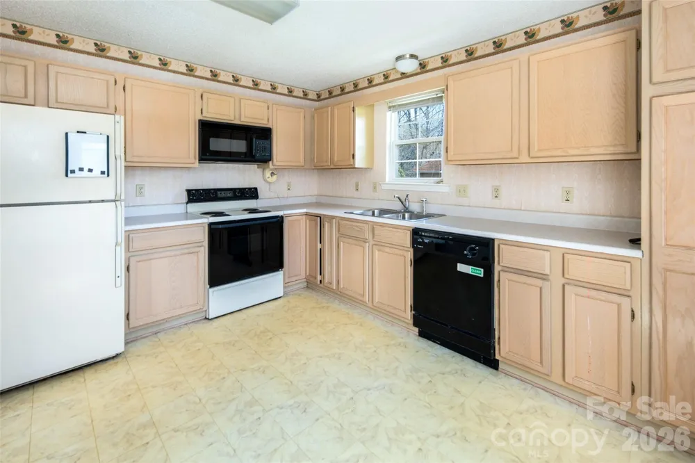803 Woodlea Court Asheville, NC 28806