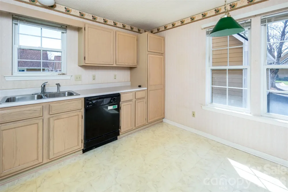 803 Woodlea Court Asheville, NC 28806
