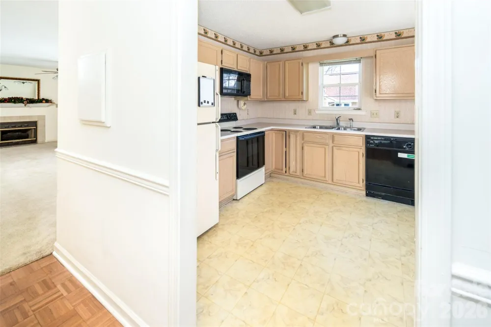 803 Woodlea Court Asheville, NC 28806