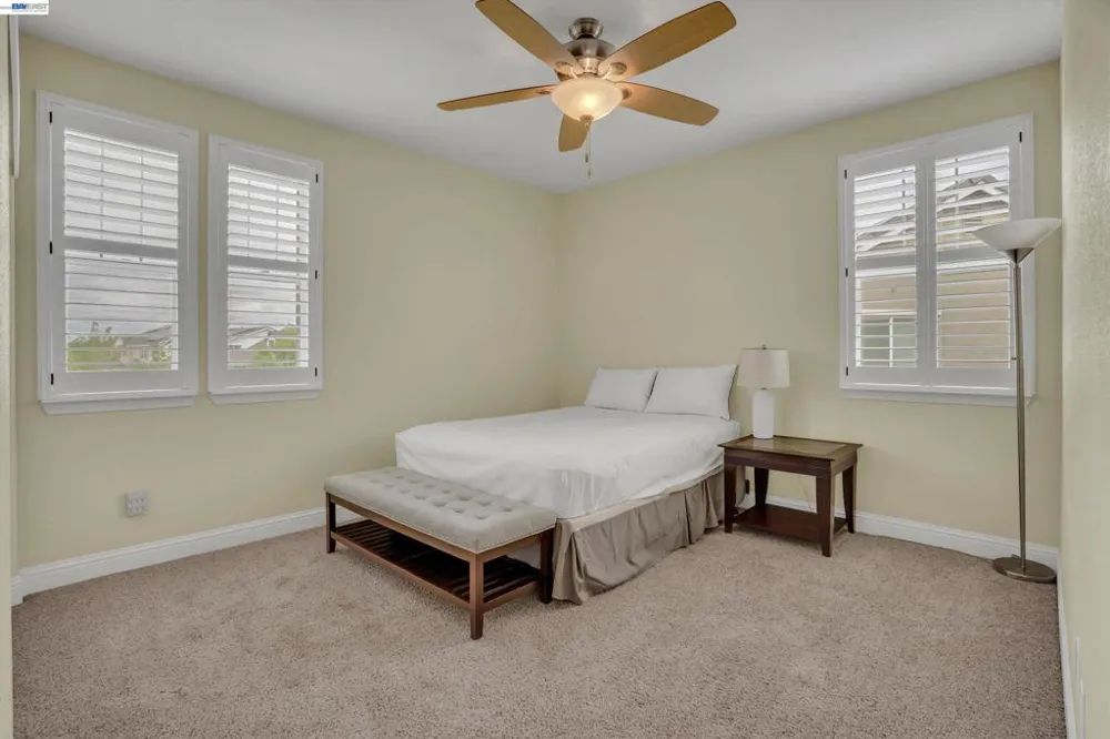 582 Pasture Ave Lathrop, CA 95330