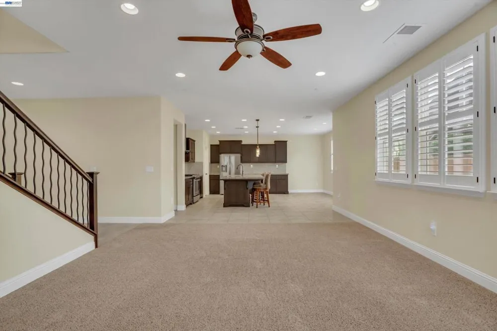 582 Pasture Ave Lathrop, CA 95330