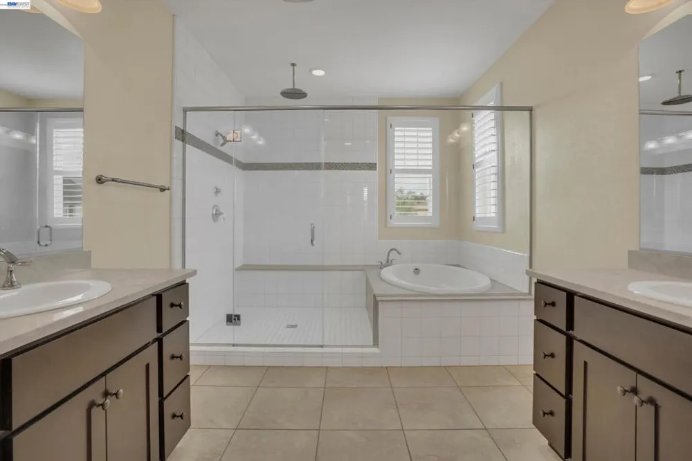 582 Pasture Ave Lathrop, CA 95330