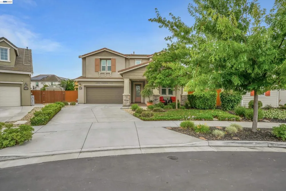 582 Pasture Ave Lathrop, CA 95330