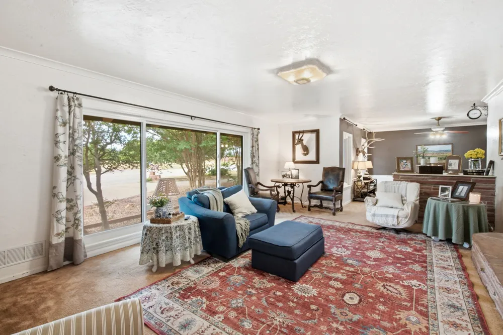 904 W Belknap Street Jacksboro, TX 76458