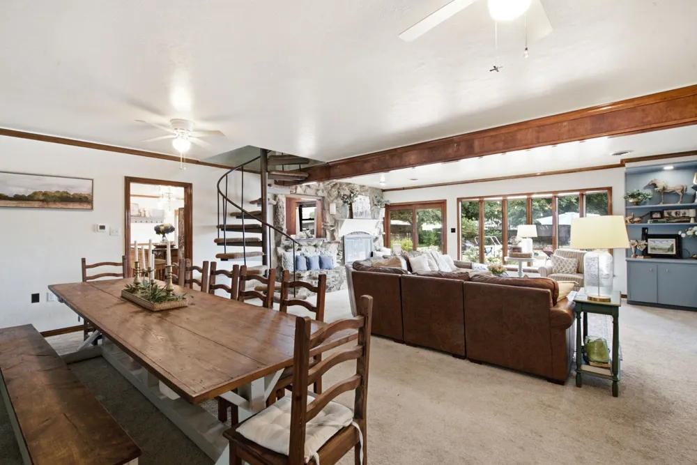 904 W Belknap Street Jacksboro, TX 76458