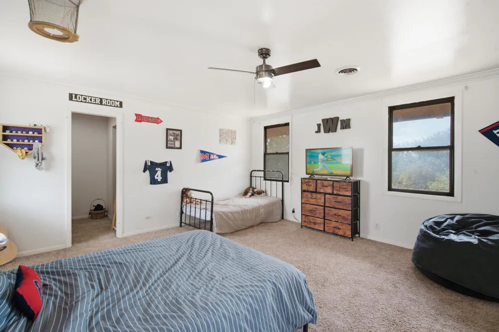 904 W Belknap Street Jacksboro, TX 76458