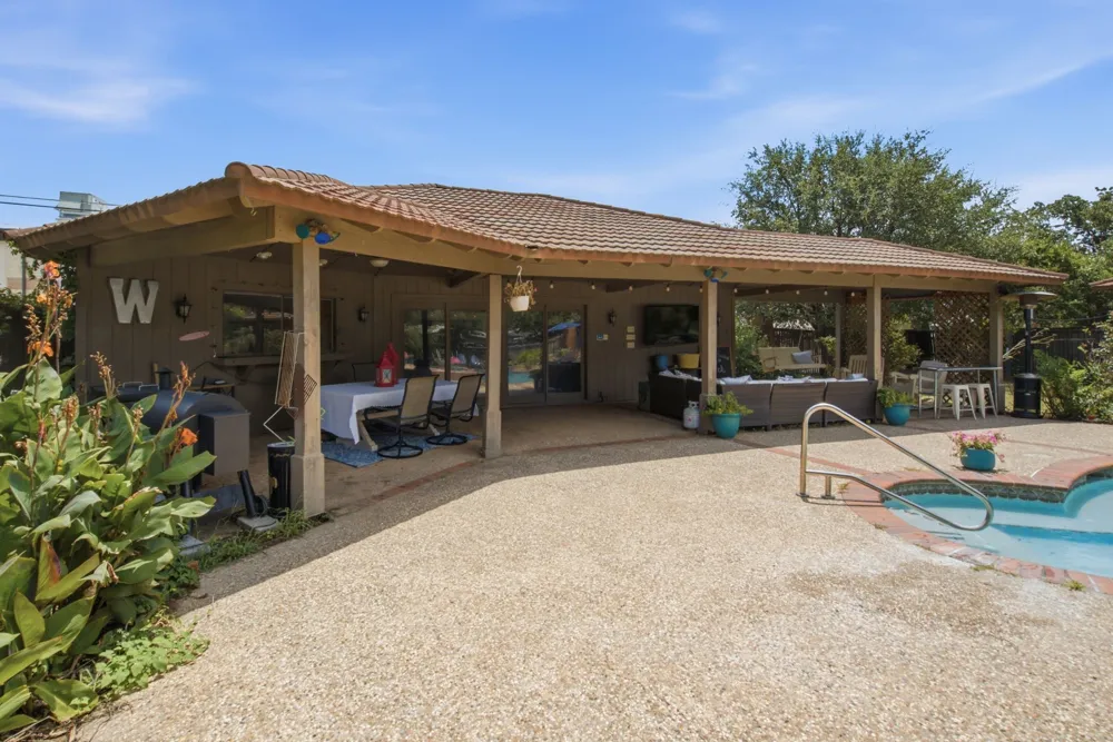 904 W Belknap Street Jacksboro, TX 76458