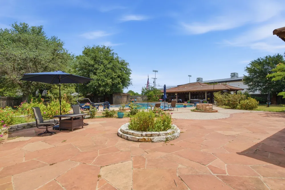 904 W Belknap Street Jacksboro, TX 76458