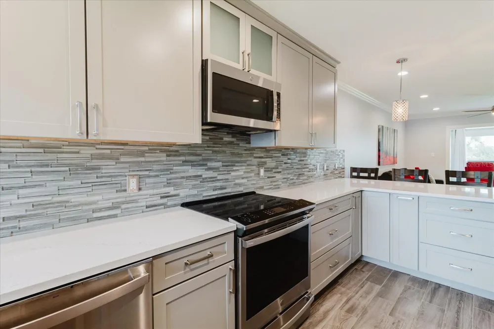 2073 SKIMMER COURT W #222 Clearwater, FL 33762