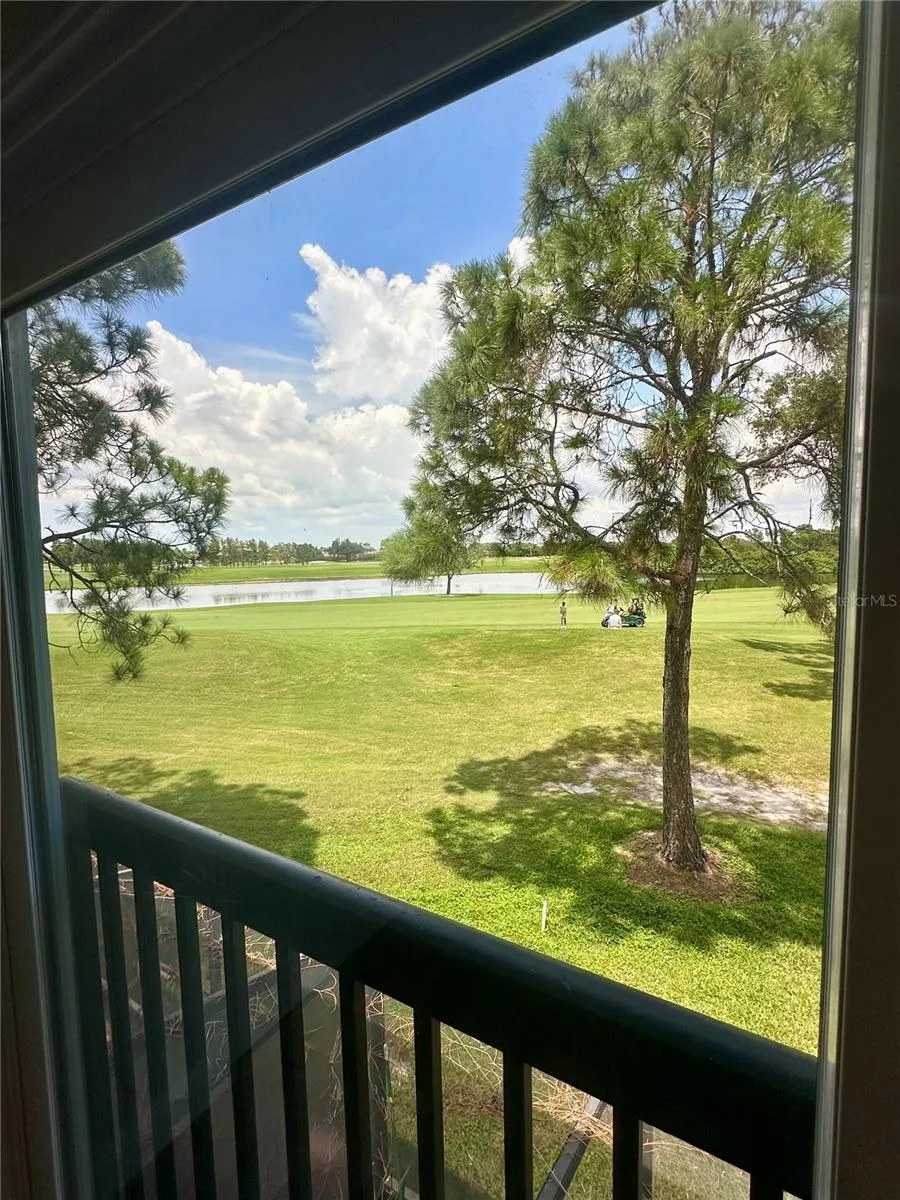 2073 SKIMMER COURT W #222 Clearwater, FL 33762