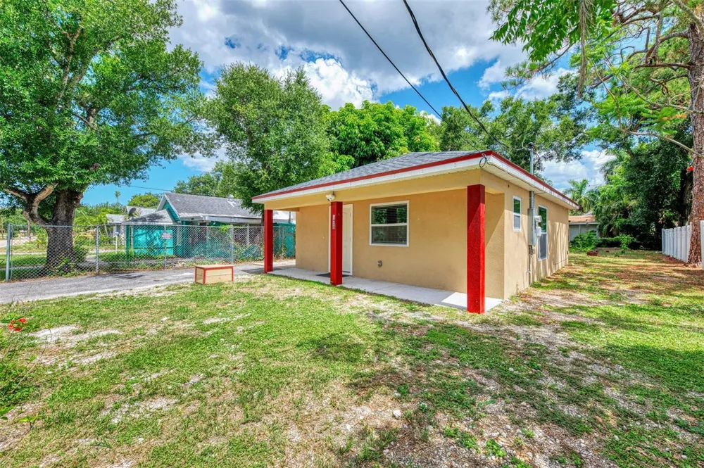 1420 19TH AVENUE W Bradenton, FL 34205