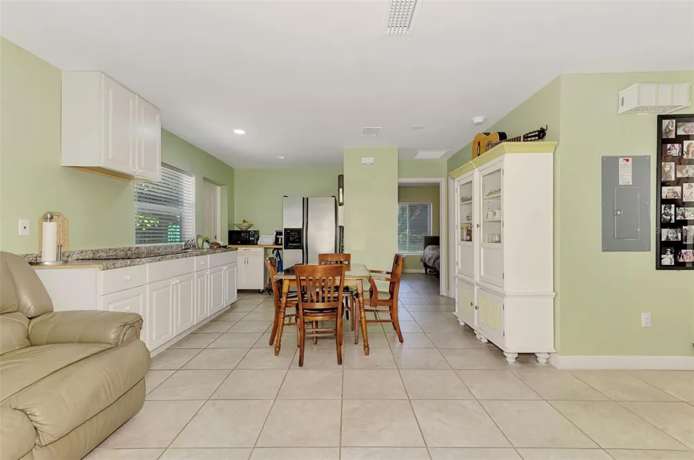 1420 19TH AVENUE W Bradenton, FL 34205
