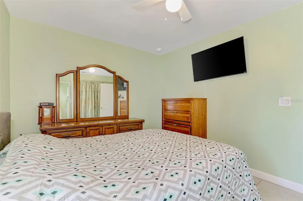 1420 19TH AVENUE W Bradenton, FL 34205