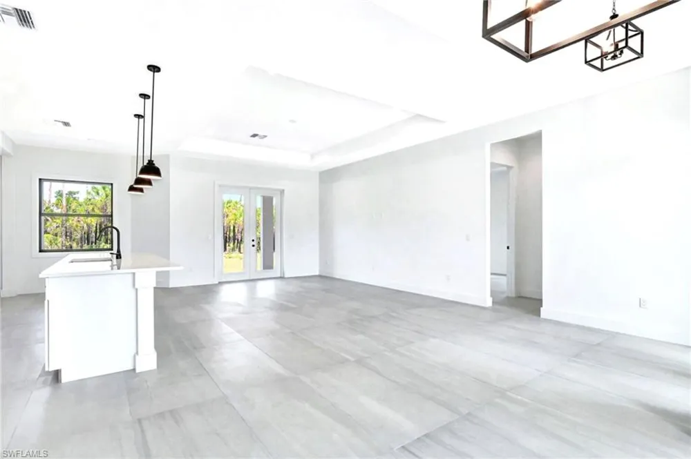 2633 22nd Avenue SE Naples, FL 34117