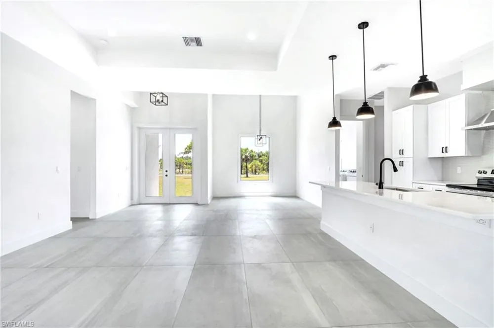 2633 22nd Avenue SE Naples, FL 34117
