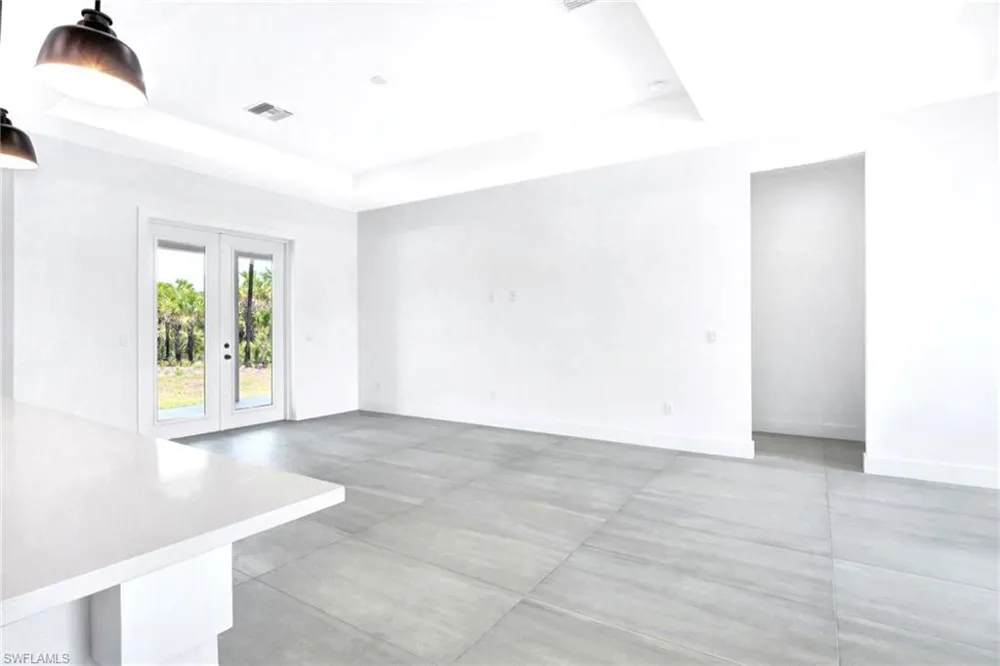 2633 22nd Avenue SE Naples, FL 34117