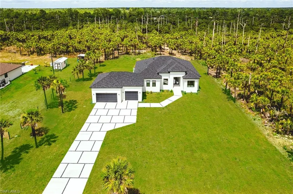 2633 22nd Avenue SE Naples, FL 34117