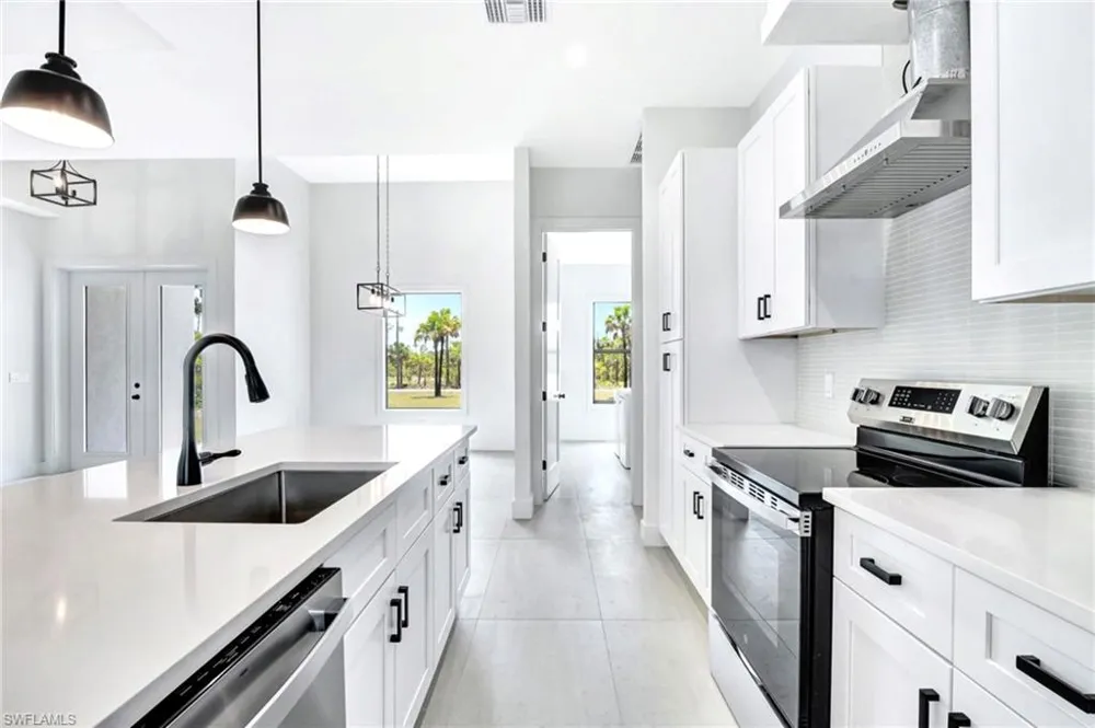 2633 22nd Avenue SE Naples, FL 34117