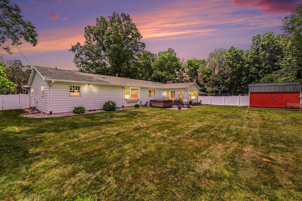 4815 Firethorne Drive Jackson, MI 49201