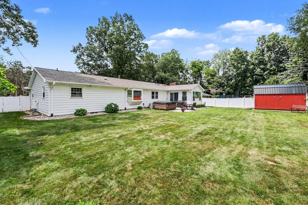 4815 Firethorne Drive Jackson, MI 49201