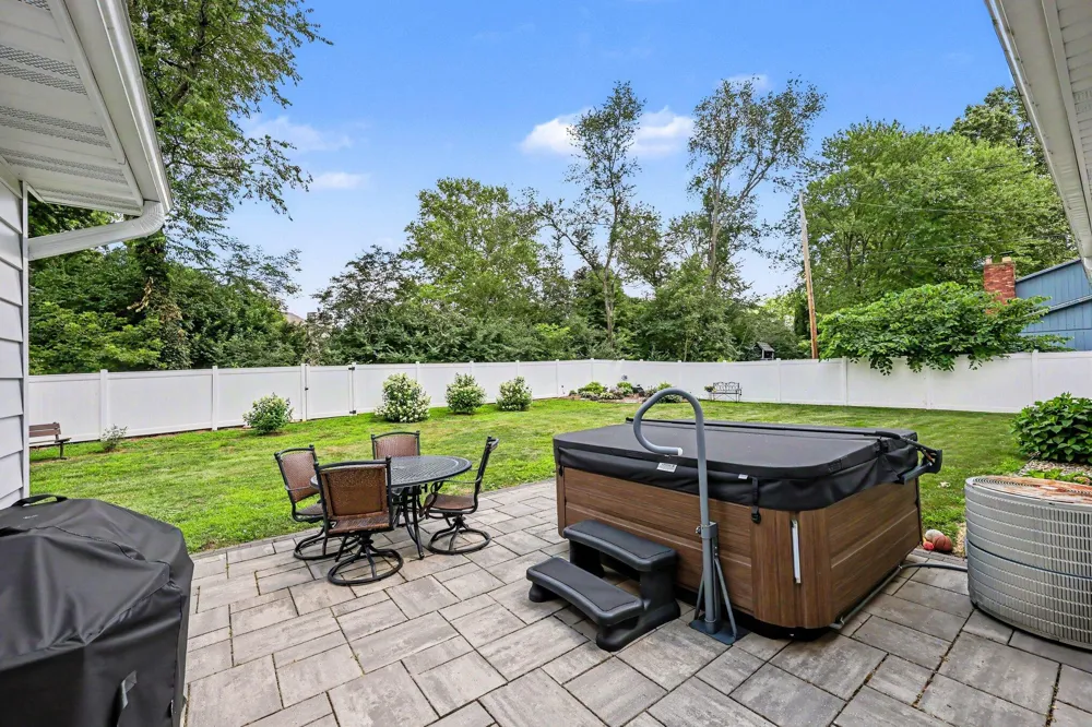 4815 Firethorne Drive Jackson, MI 49201
