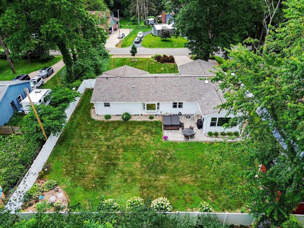 4815 Firethorne Drive Jackson, MI 49201