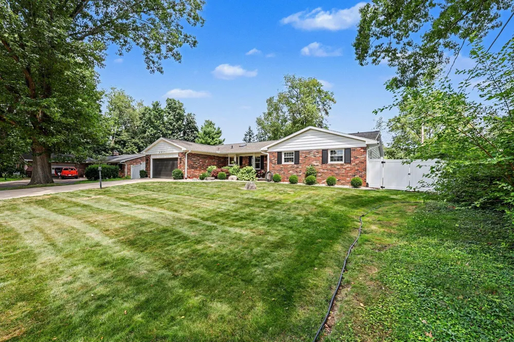 4815 Firethorne Drive Jackson, MI 49201