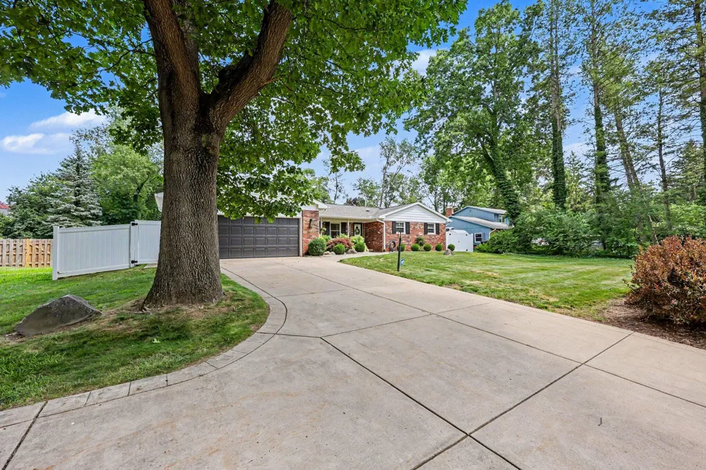 4815 Firethorne Drive Jackson, MI 49201