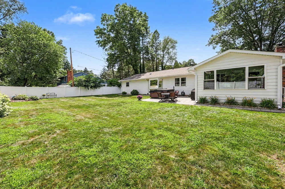 4815 Firethorne Drive Jackson, MI 49201