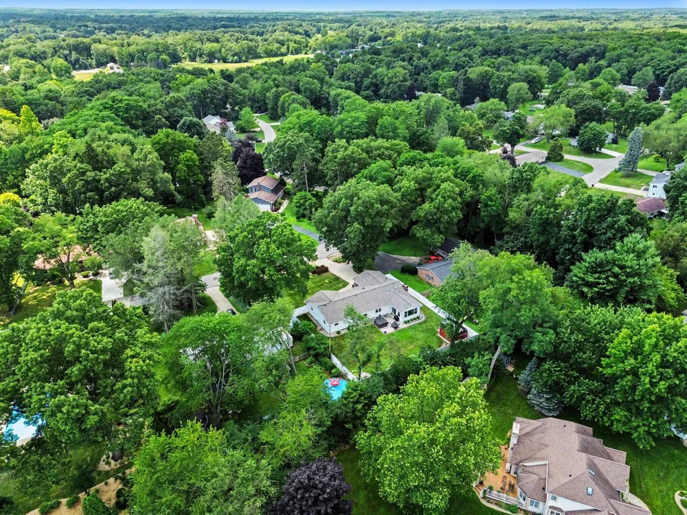 4815 Firethorne Drive Jackson, MI 49201