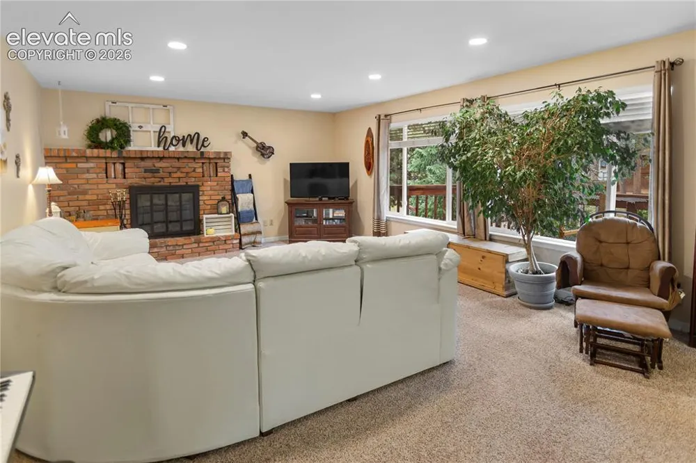 1010 W Lorraine Avenue Woodland Park, CO 80863