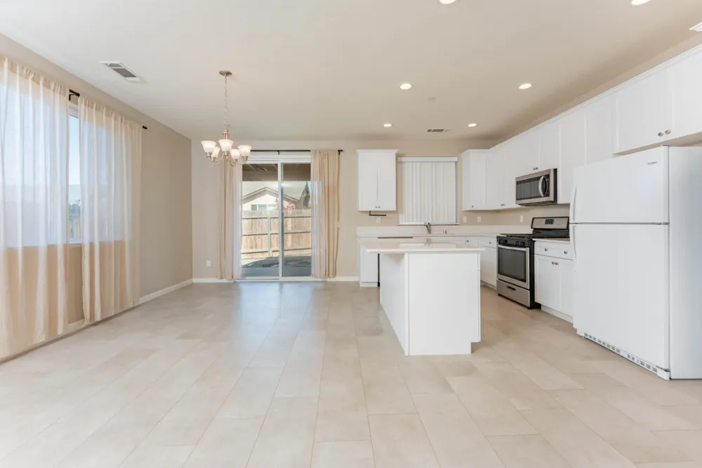 4005 S Fontana Visalia, CA 93277