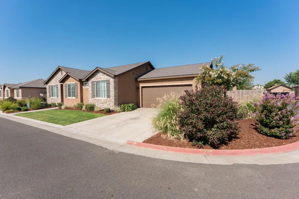 4005 S Fontana Visalia, CA 93277