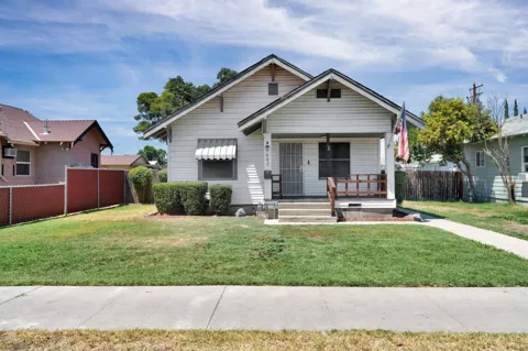 440 W Ivy Street