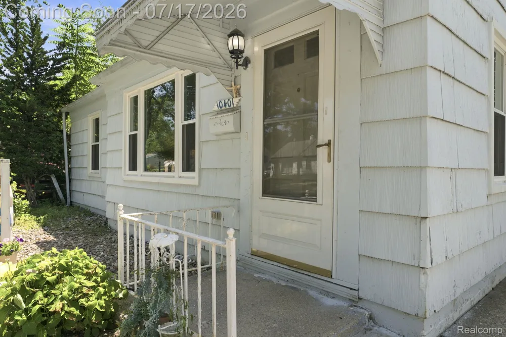 10401 Albany Street Oak Park City, MI 48237