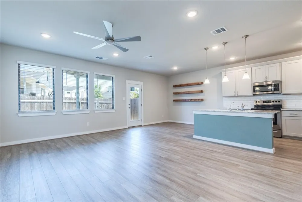 496 Fieldwood Drive #B Buda, TX 78610