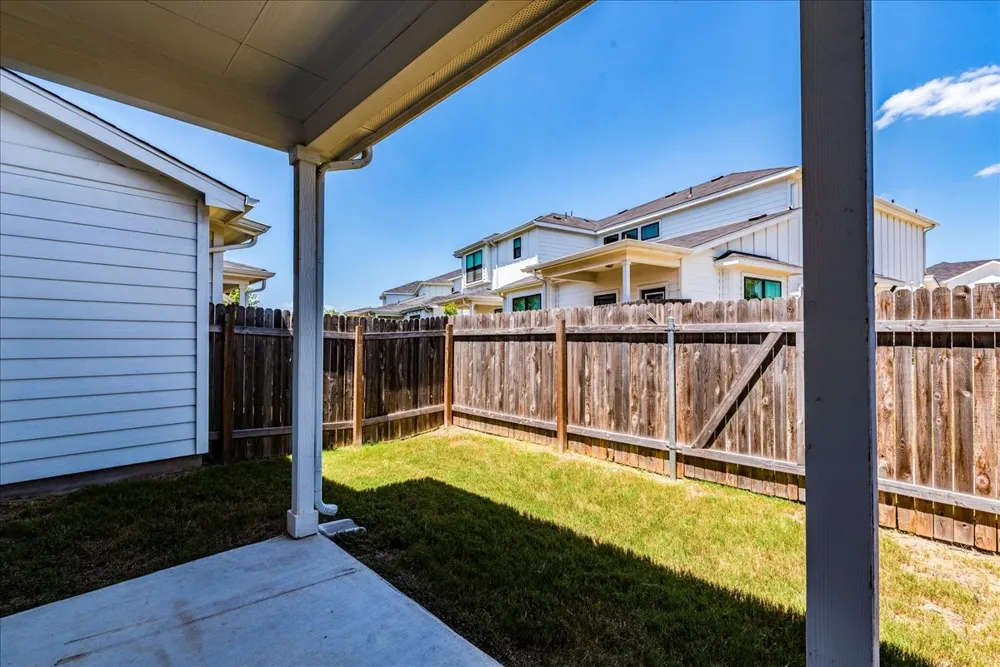 496 Fieldwood Drive #B Buda, TX 78610