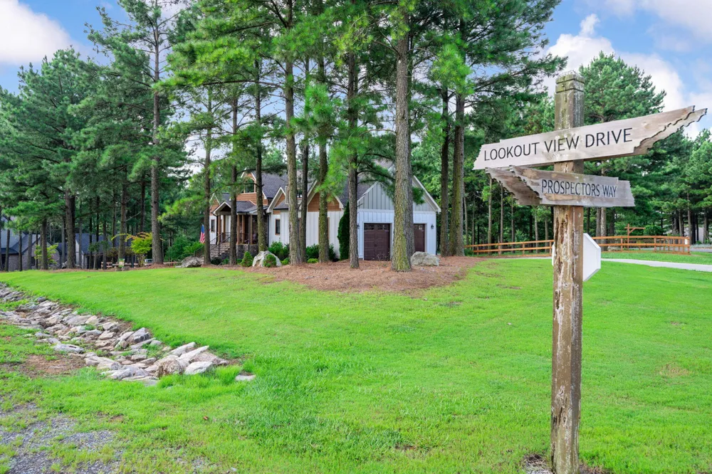 365 Lookout View Drive Jasper, TN 37347