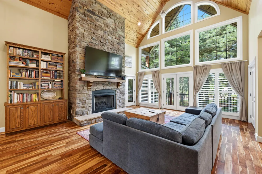 365 Lookout View Drive Jasper, TN 37347