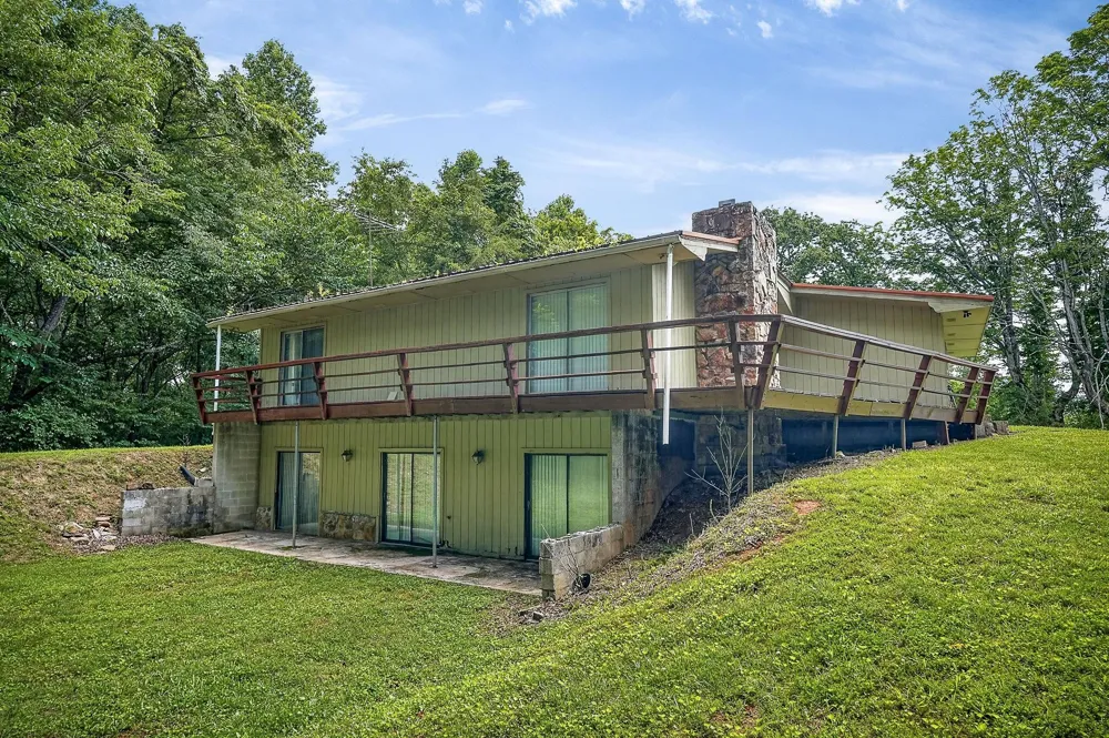 9249 Monterey Highway Sparta, TN 38583
