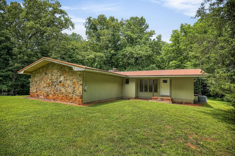 9249 Monterey Highway Sparta, TN 38583