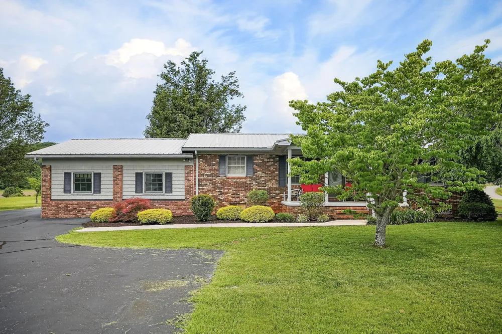 960 Country Club Road Sparta, TN 38583